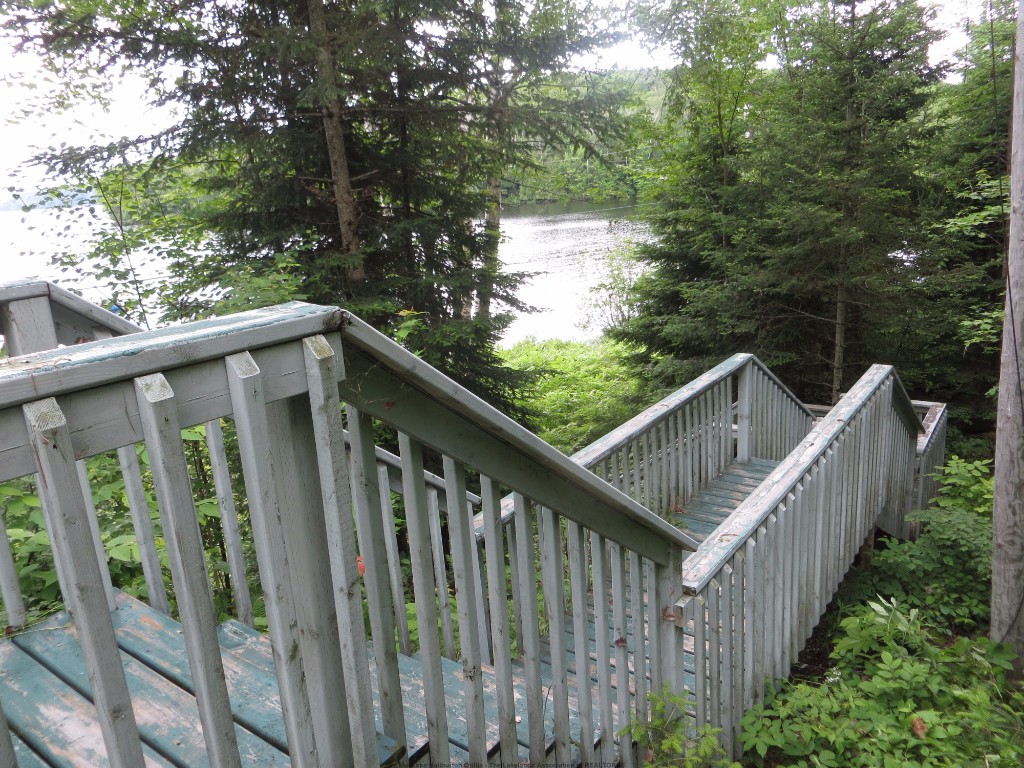 1377 DARDANELLES RD, Haliburton, Ontario, Canada
