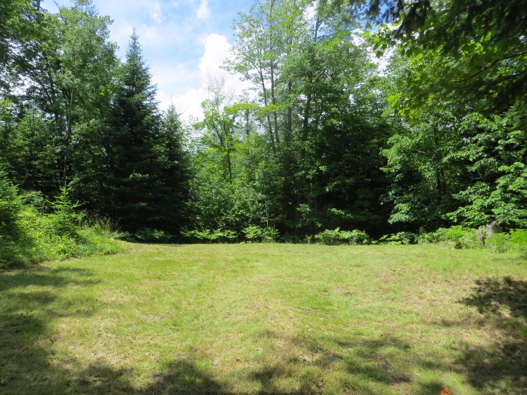 1377 DARDANELLES RD, Haliburton, Ontario, Canada