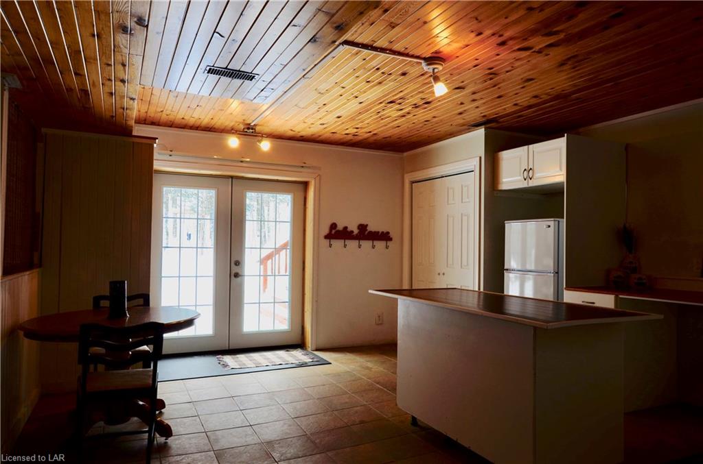 1044 WAMPUM Road, Haliburton, Ontario, Canada
