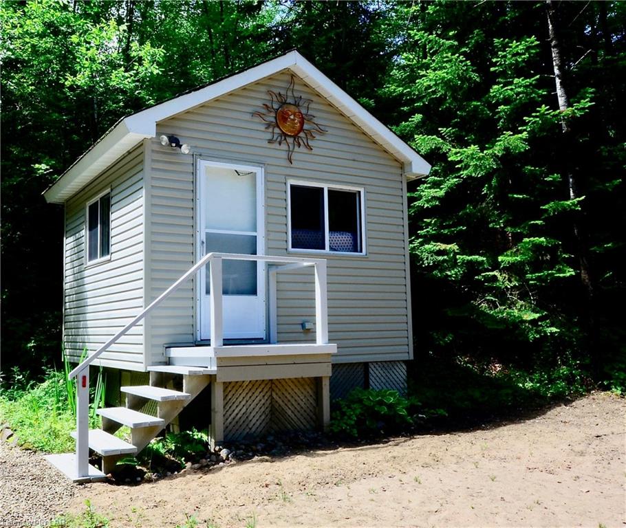 1255 ENGLISH CIRCLE ., Gooderham, Ontario, Canada