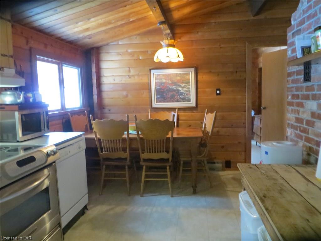 1761 WENONA LAKE Road, Haliburton, Ontario, Canada