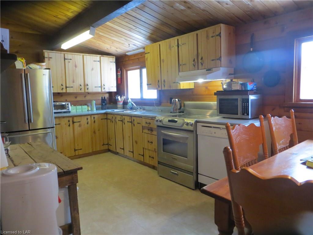 1761 WENONA LAKE Road, Haliburton, Ontario, Canada