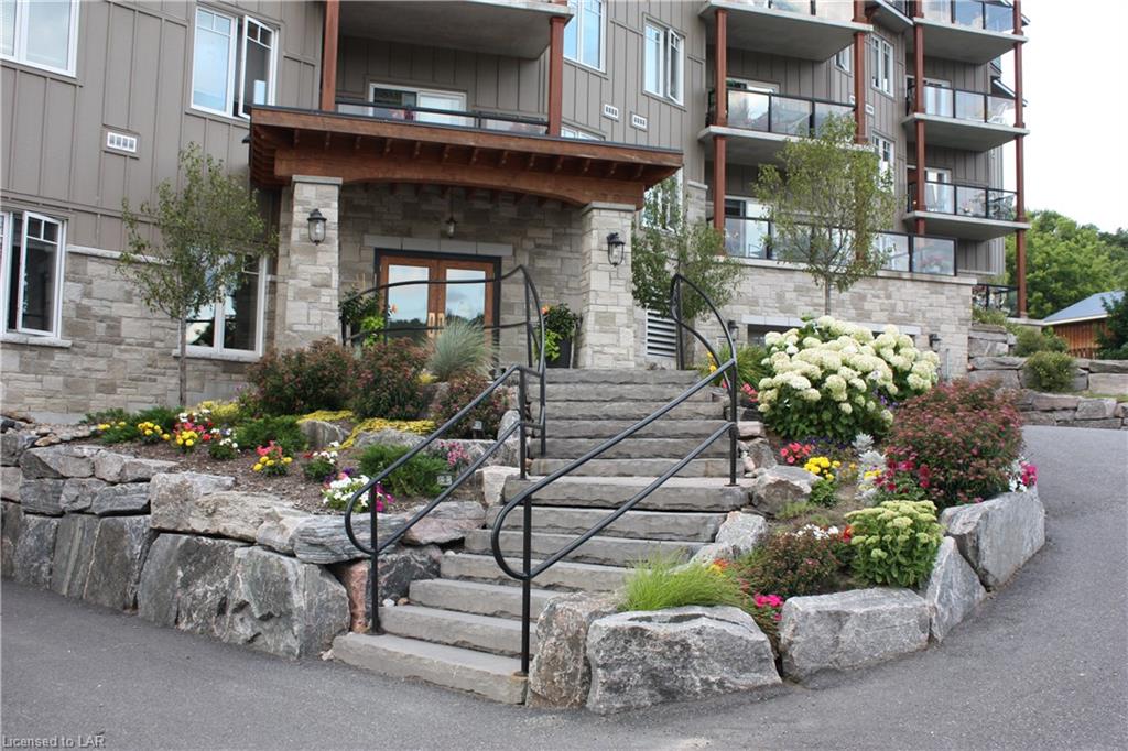 1 PARK Street Unit# 204, Haliburton, Ontario, Canada