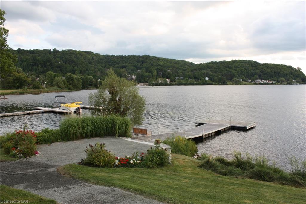 1 PARK Street Unit# 204, Haliburton, Ontario, Canada