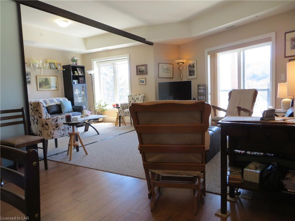 1 PARK Street Unit# 204, Haliburton, Ontario, Canada