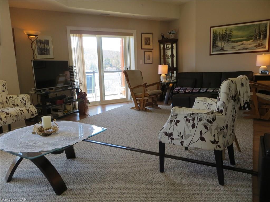 1 PARK Street Unit# 204, Haliburton, Ontario, Canada