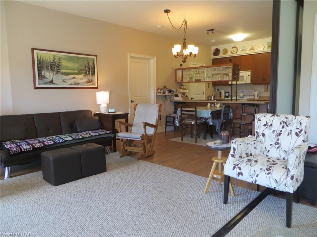 1 PARK Street Unit# 204, Haliburton, Ontario, Canada
