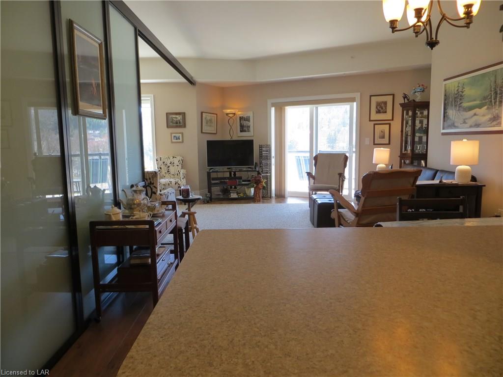 1 PARK Street Unit# 204, Haliburton, Ontario, Canada