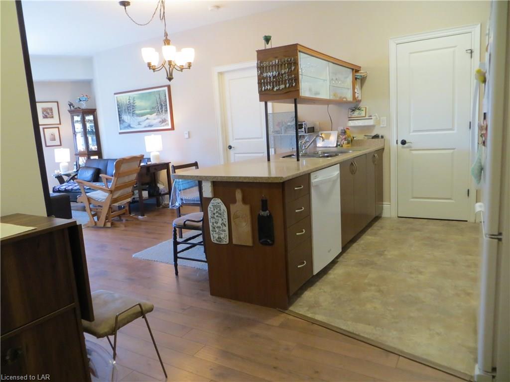 1 PARK Street Unit# 204, Haliburton, Ontario, Canada