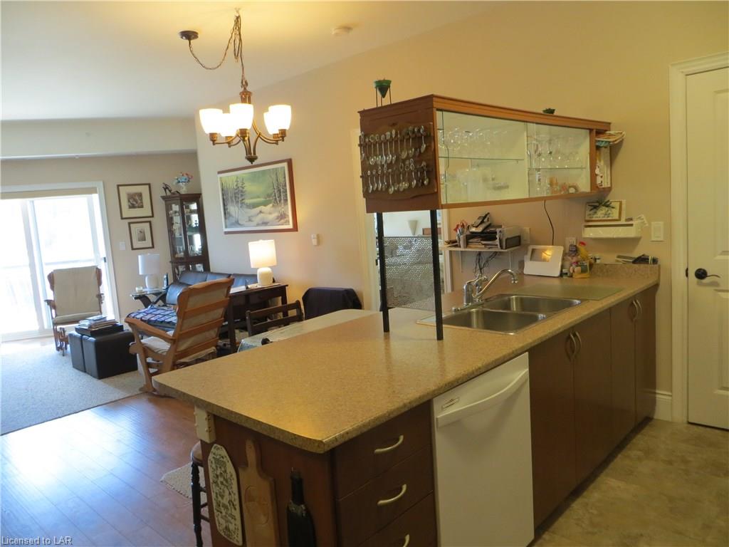 1 PARK Street Unit# 204, Haliburton, Ontario, Canada