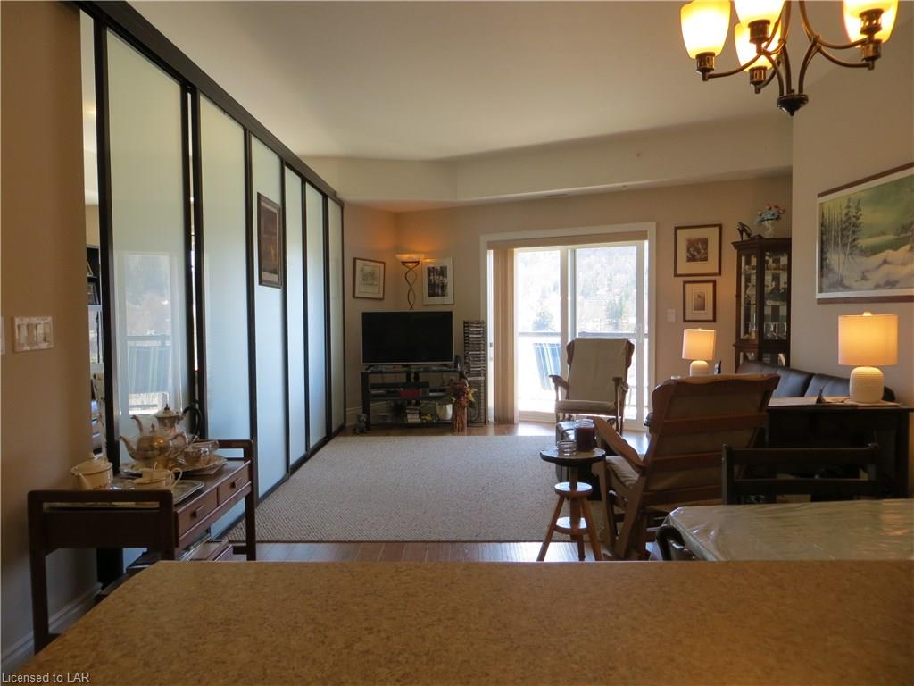 1 PARK Street Unit# 204, Haliburton, Ontario, Canada