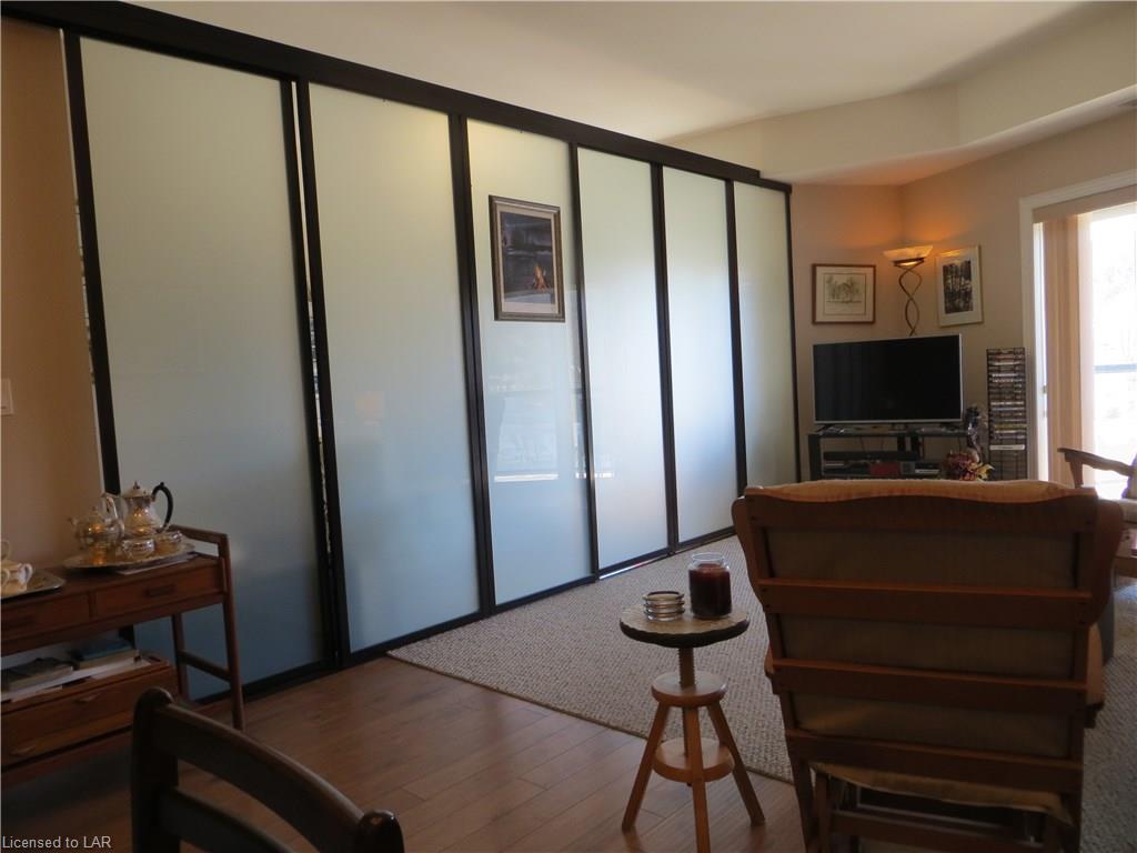 1 PARK Street Unit# 204, Haliburton, Ontario, Canada