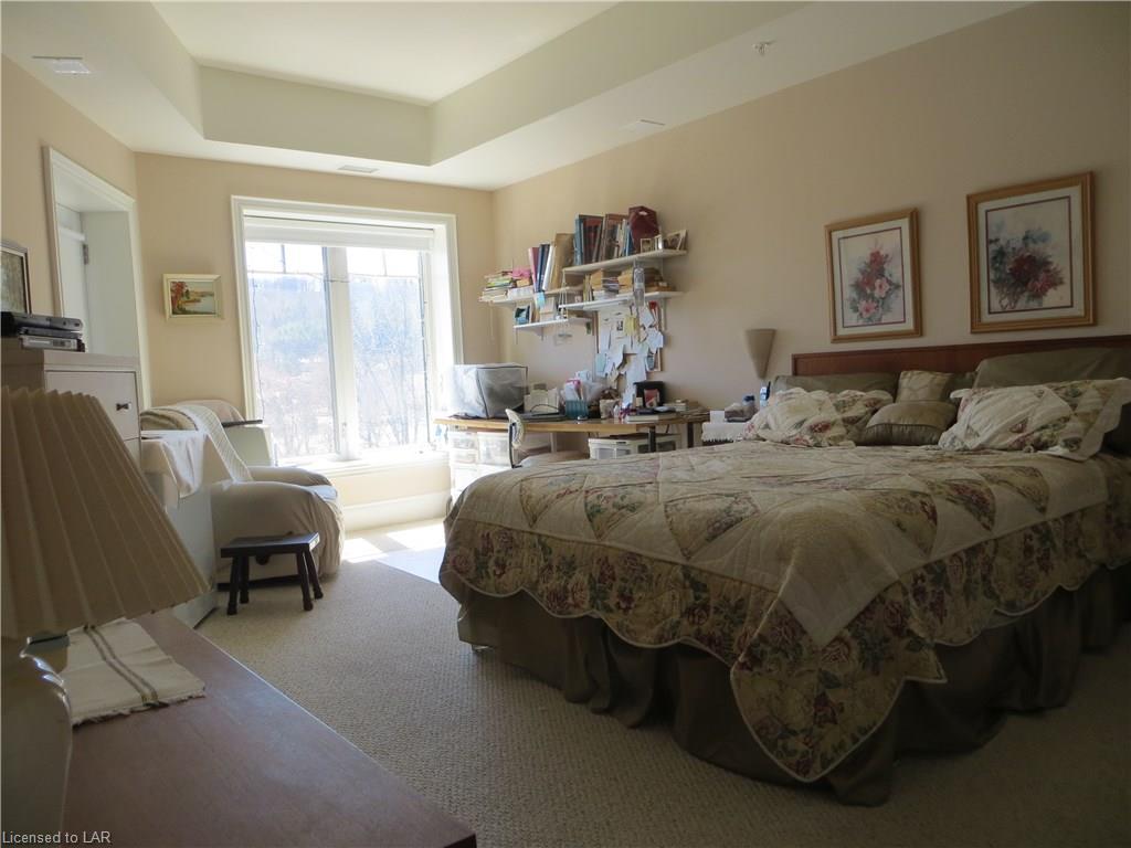 1 PARK Street Unit# 204, Haliburton, Ontario, Canada