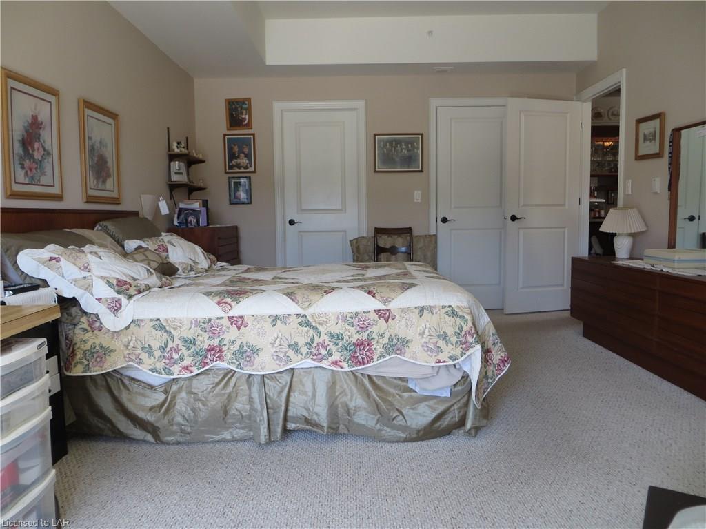 1 PARK Street Unit# 204, Haliburton, Ontario, Canada