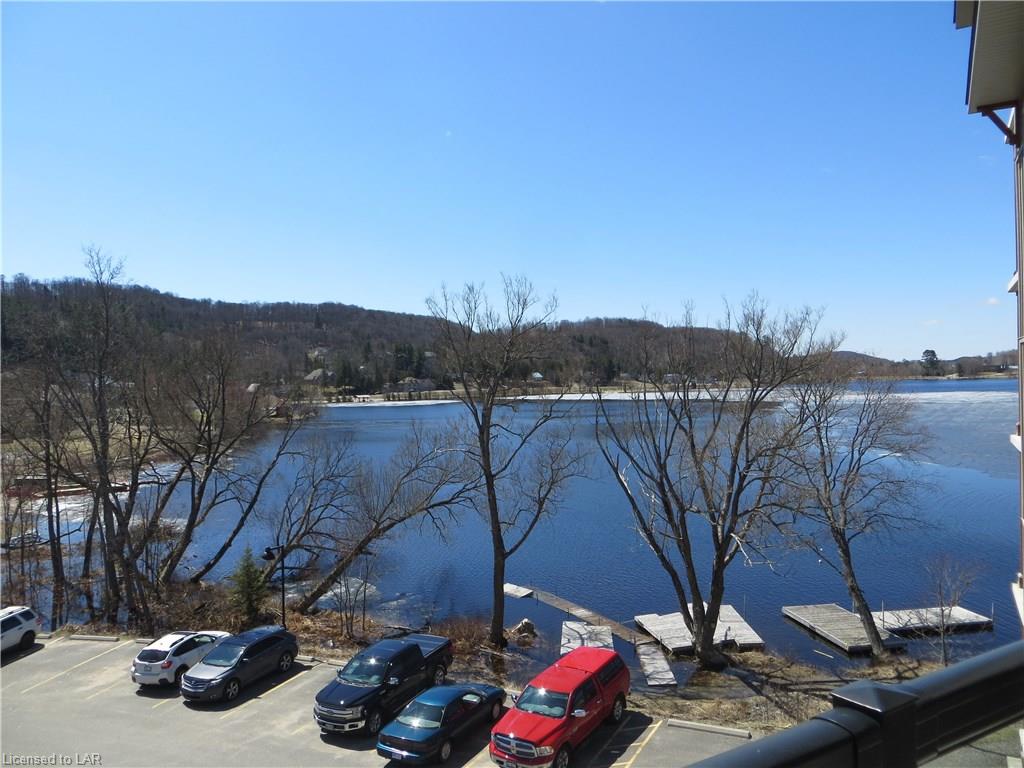 1 PARK Street Unit# 204, Haliburton, Ontario, Canada