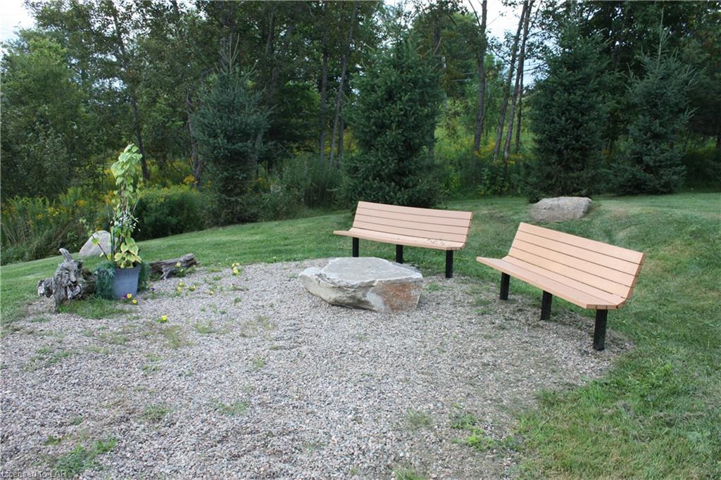 1 PARK Street Unit# 204, Haliburton, Ontario, Canada