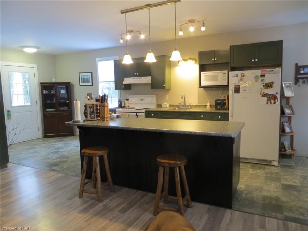 7 SPARROW Road, Burnt River, Ontario, Canada