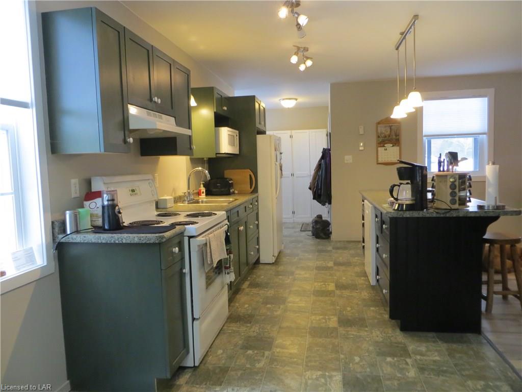 7 SPARROW Road, Burnt River, Ontario, Canada