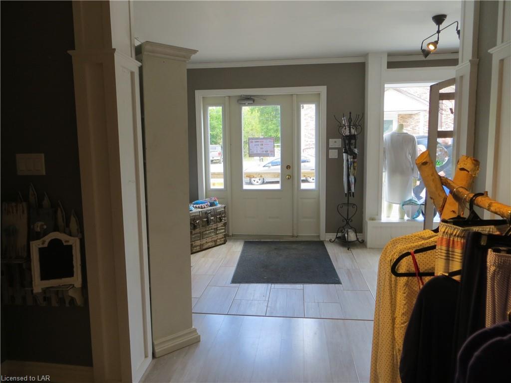 7 DYSART Avenue, Haliburton, Ontario, Canada