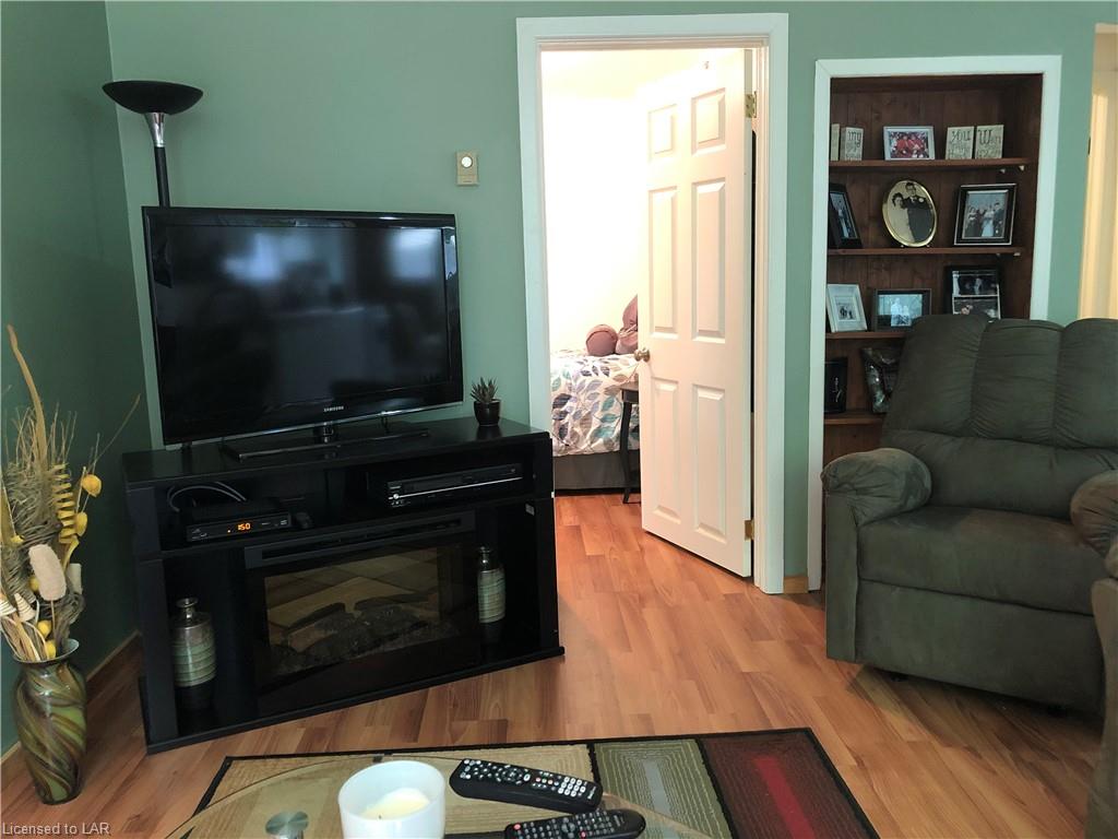 12 EASTERN Avenue, Haliburton, Ontario, Canada