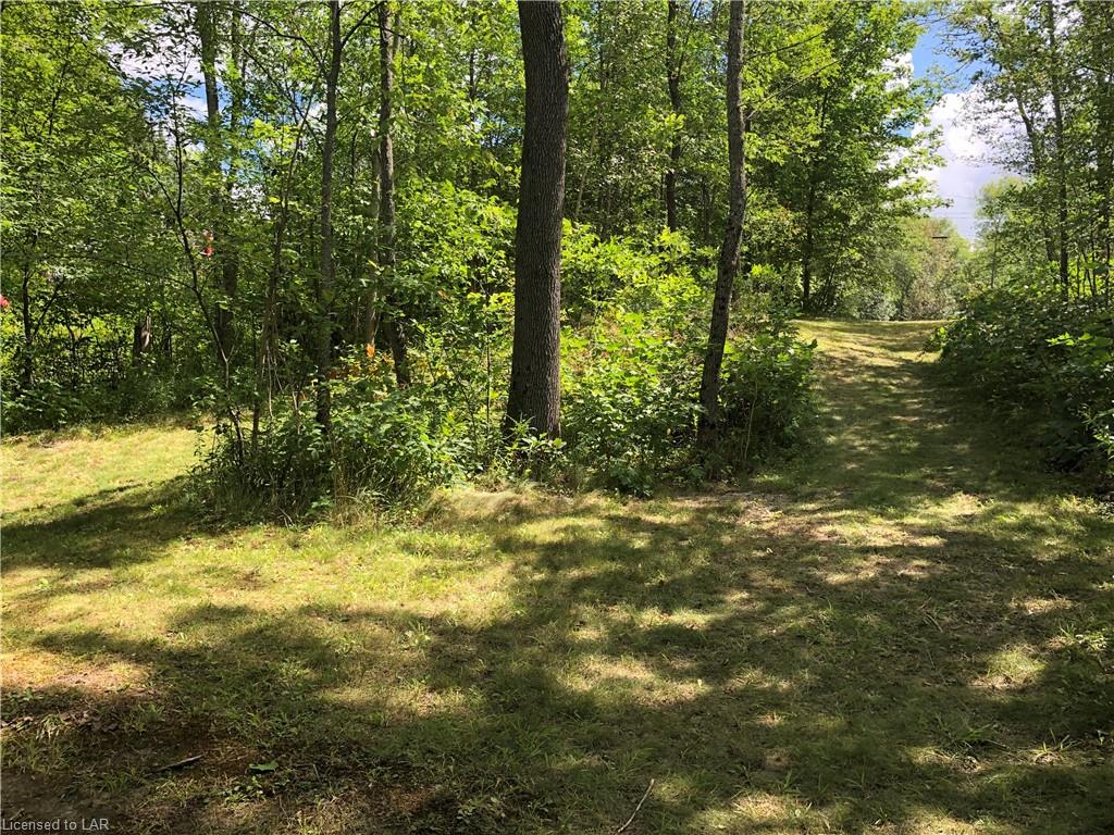 STEEPLECHASE Drive, Haliburton, Ontario, Canada