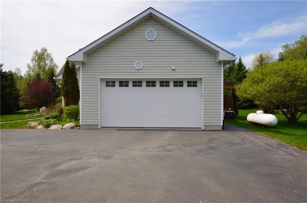 51 HALBIEM Crescent, Haliburton, Ontario, Canada