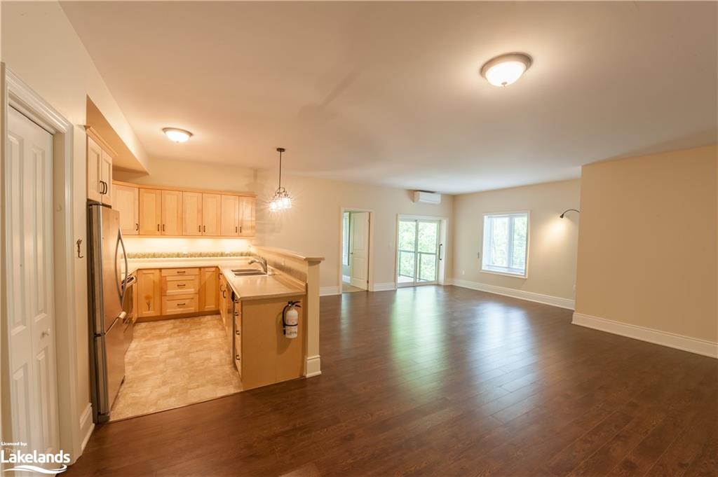 75 WALLINGS Way Unit# 301, Haliburton, Ontario, Canada