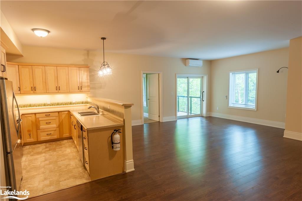 75 WALLINGS Way Unit# 301, Haliburton, Ontario, Canada