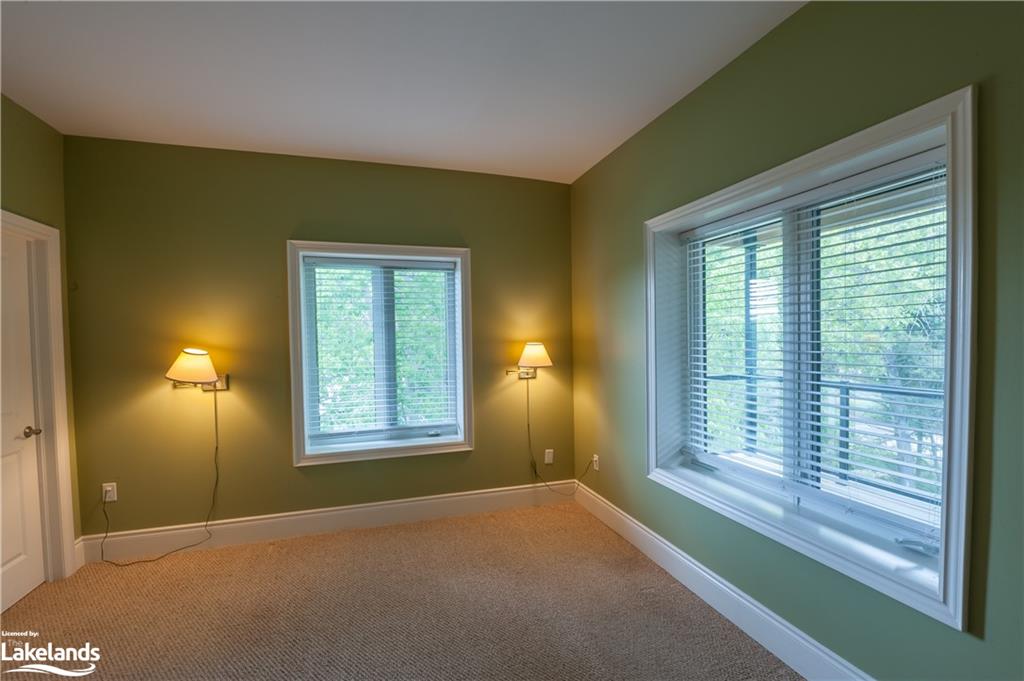 75 WALLINGS Way Unit# 301, Haliburton, Ontario, Canada