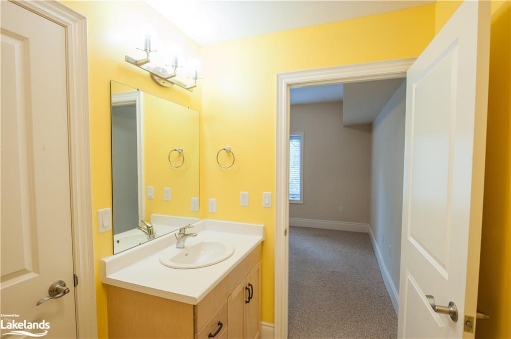 75 WALLINGS Way Unit# 301, Haliburton, Ontario, Canada