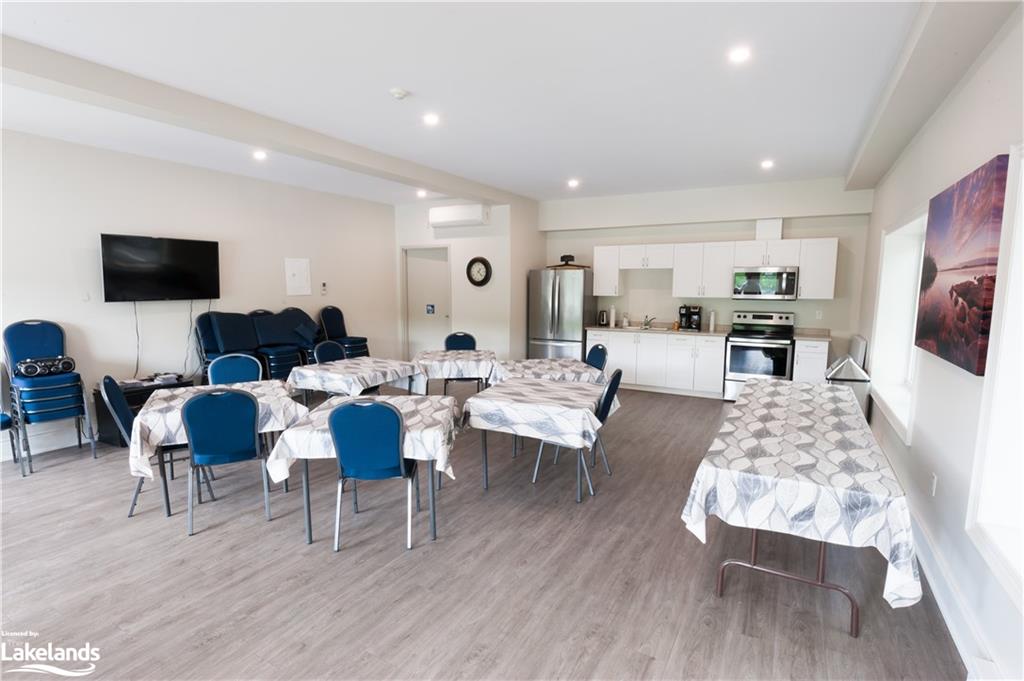75 WALLINGS Way Unit# 301, Haliburton, Ontario, Canada