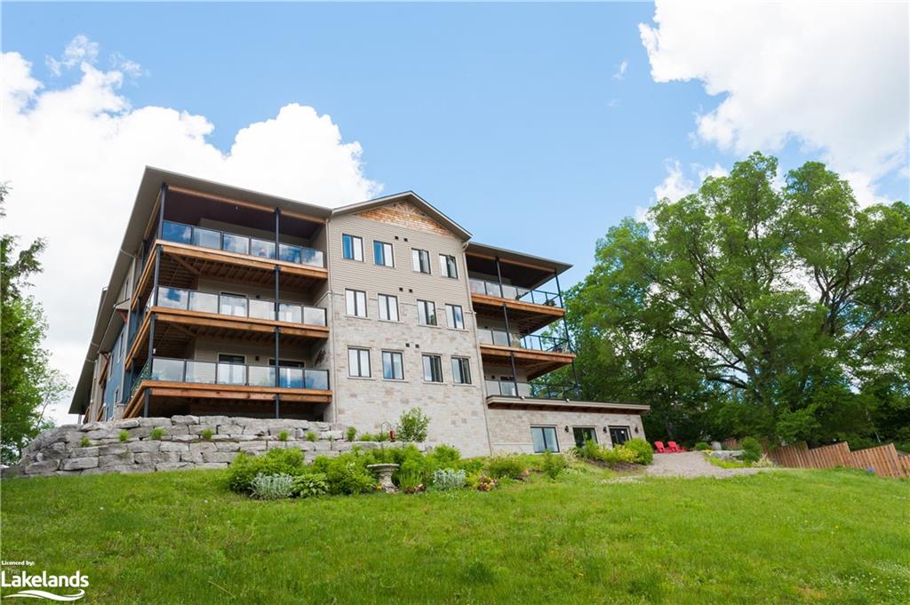 75 WALLINGS Way Unit# 301, Haliburton, Ontario, Canada