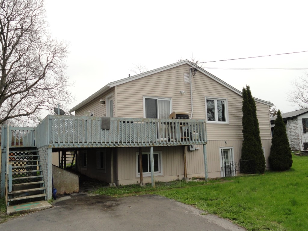 11861 LOYALIST PKWY, Hallowell, Ontario, Canada