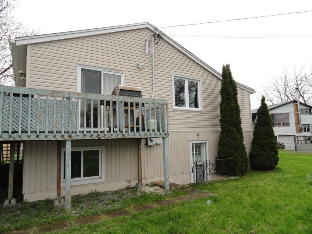 11861 LOYALIST PKWY, Hallowell, Ontario, Canada