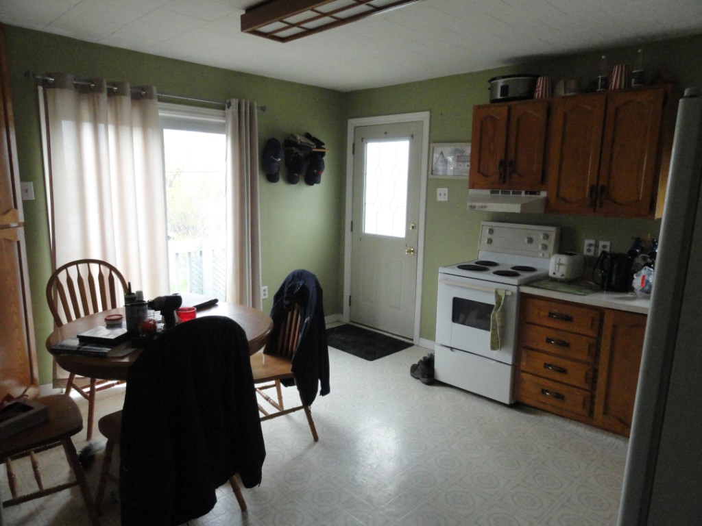 11861 LOYALIST PKWY, Hallowell, Ontario, Canada