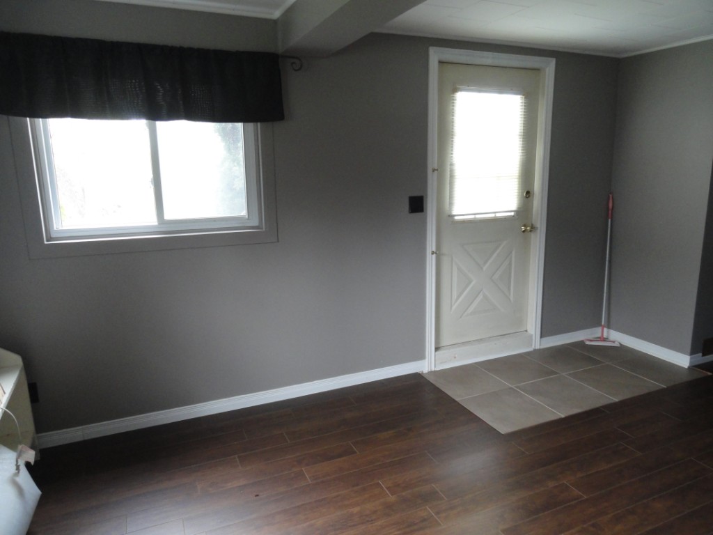 11861 LOYALIST PKWY, Hallowell, Ontario, Canada