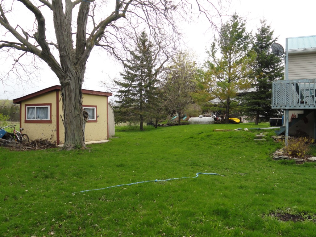 11861 LOYALIST PKWY, Hallowell, Ontario, Canada