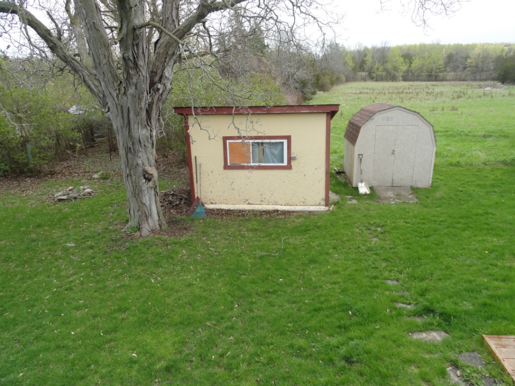 11861 LOYALIST PKWY, Hallowell, Ontario, Canada