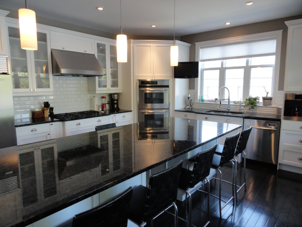 100 YUILL CRES, Ameliasburg Ward Ontario, Canada