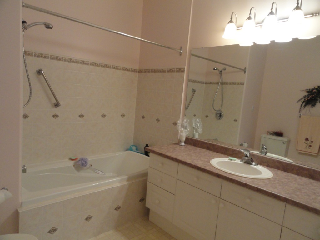 355 DUNDAS (BELLEVILLE) ST West 22, Belleville, Ontario, Canada