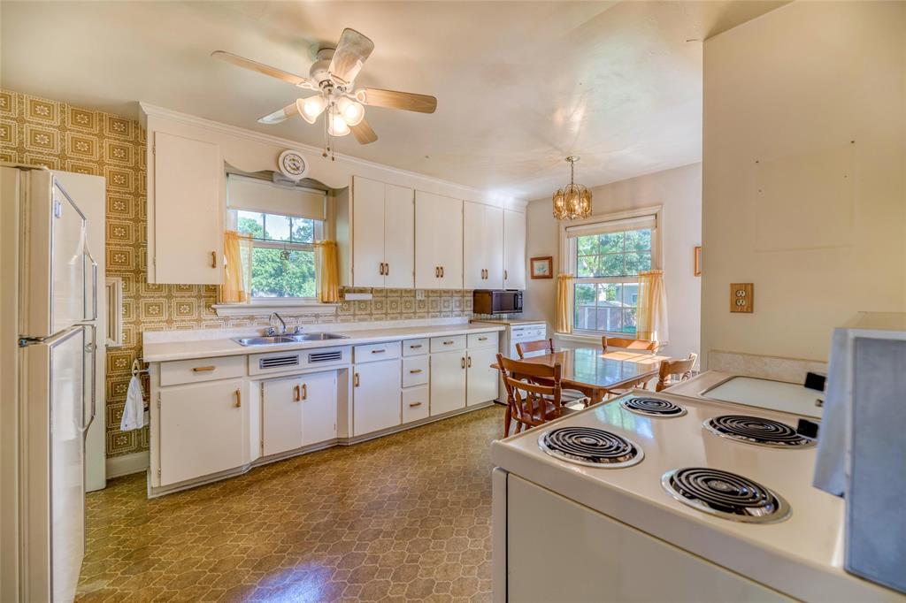 521 CATHCART Boulevard, Sarnia, Ontario, Canada