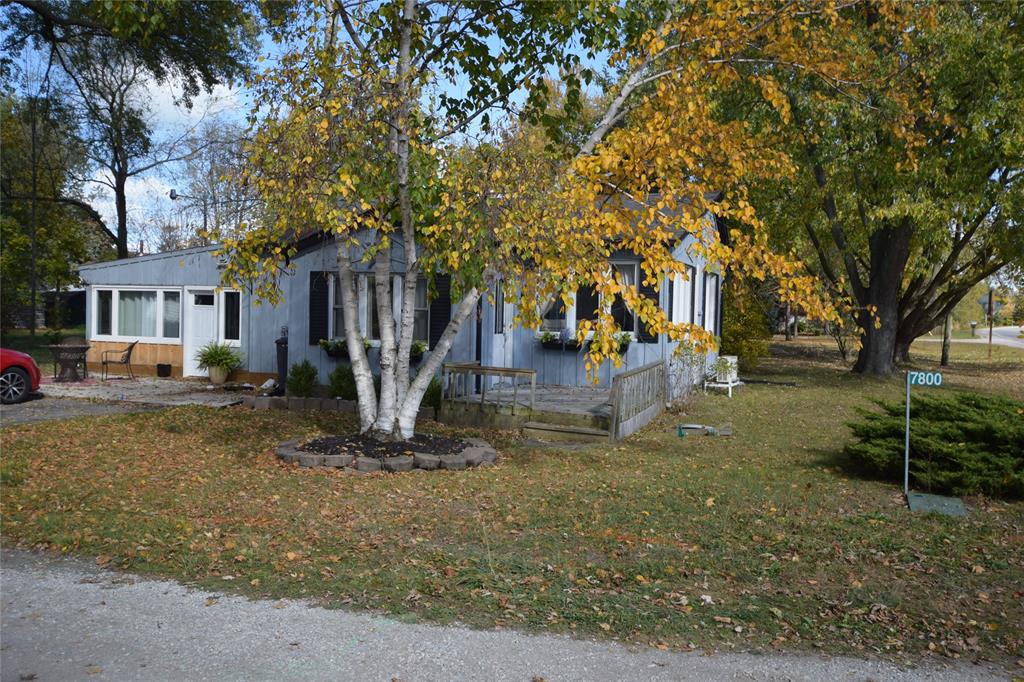 7800 KEN Street, Plympton-Wyoming, Ontario, Canada photo 2