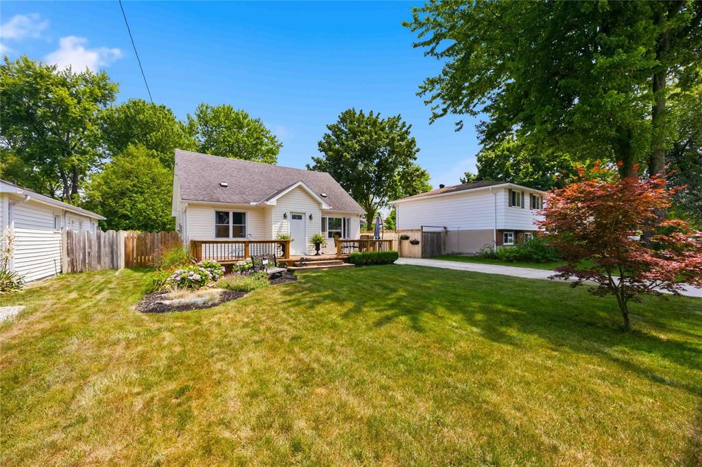 2054 GLADYS Street, Sarnia, Ontario, Canada photo 3