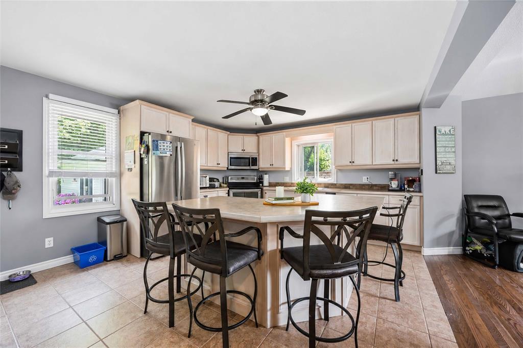 2054 GLADYS Street, Sarnia, Ontario, Canada photo 6