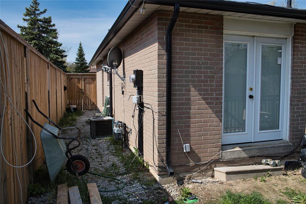187 FOLKSTONE Crescent