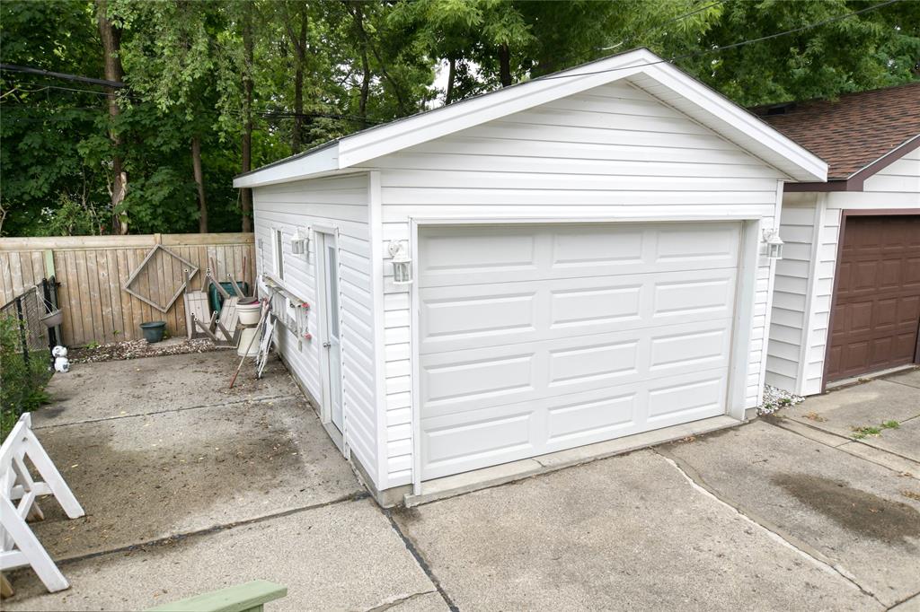 390 DAVIS Street, Sarnia, Ontario, Canada