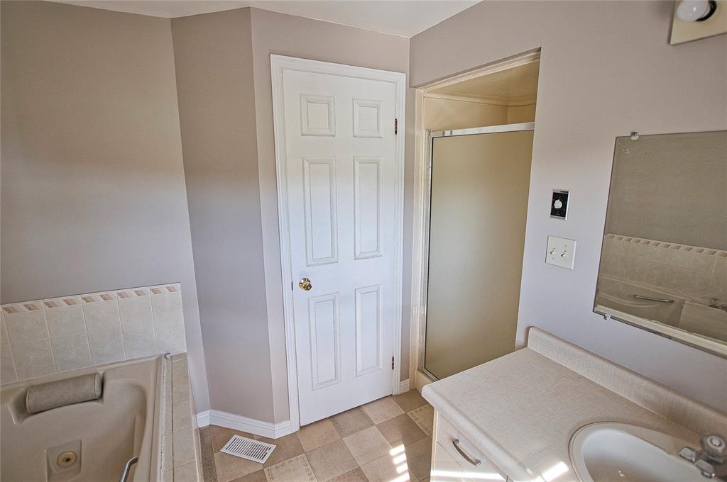 348 FANSHAWE Drive, Sarnia, Ontario, Canada