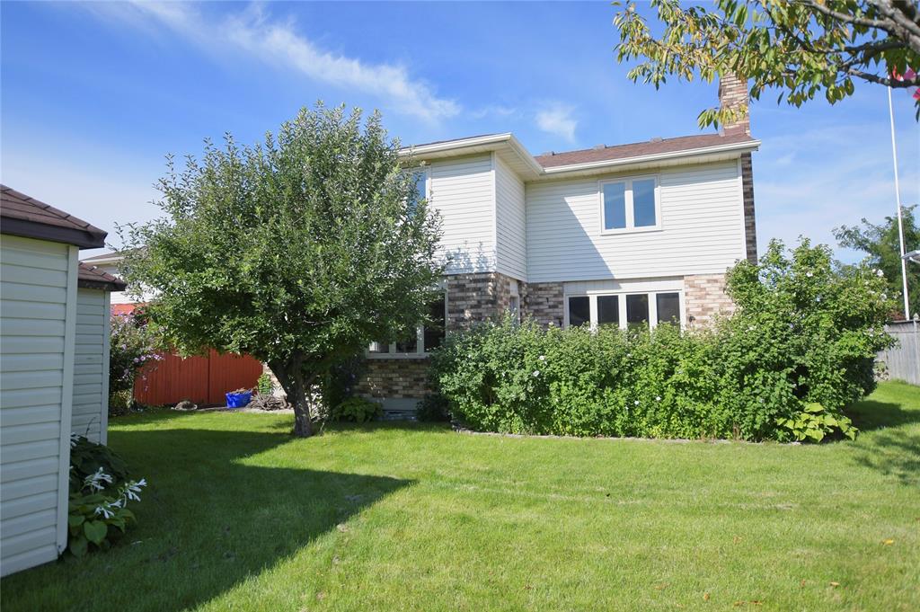 348 FANSHAWE Drive, Sarnia, Ontario, Canada
