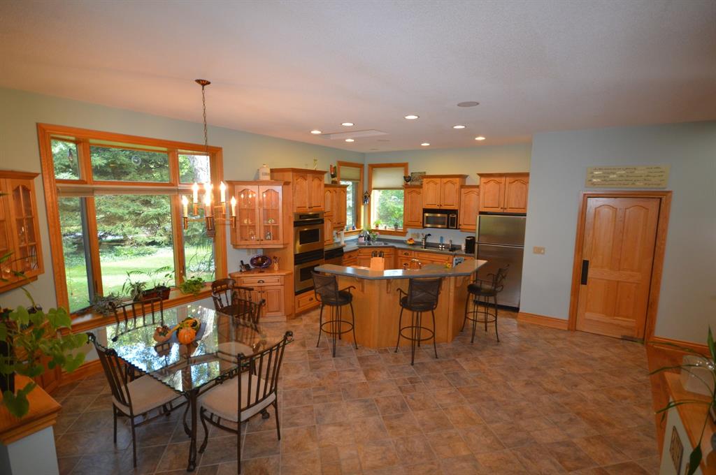 6545 PINE TRAIL Avenue, Lambton Shores Ontario, Canada
