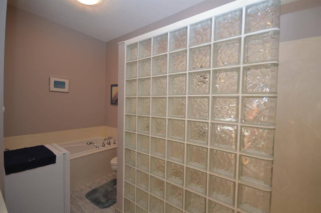 6545 PINE TRAIL Avenue, Lambton Shores Ontario, Canada